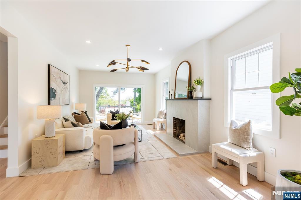 4 Yale Terrace - Photo 1