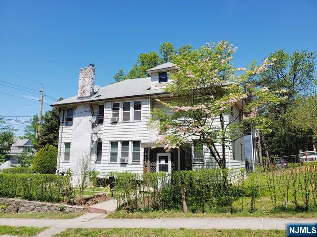 557 Grand Avenue 2nd FL - Photo 2