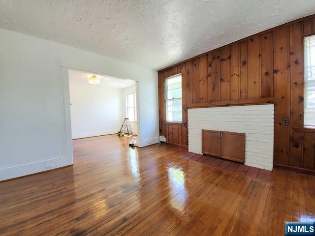 557 Grand Avenue 2nd FL - Photo 4