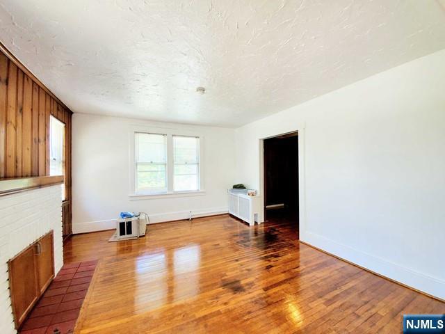557 Grand Avenue 2nd FL - Photo 5