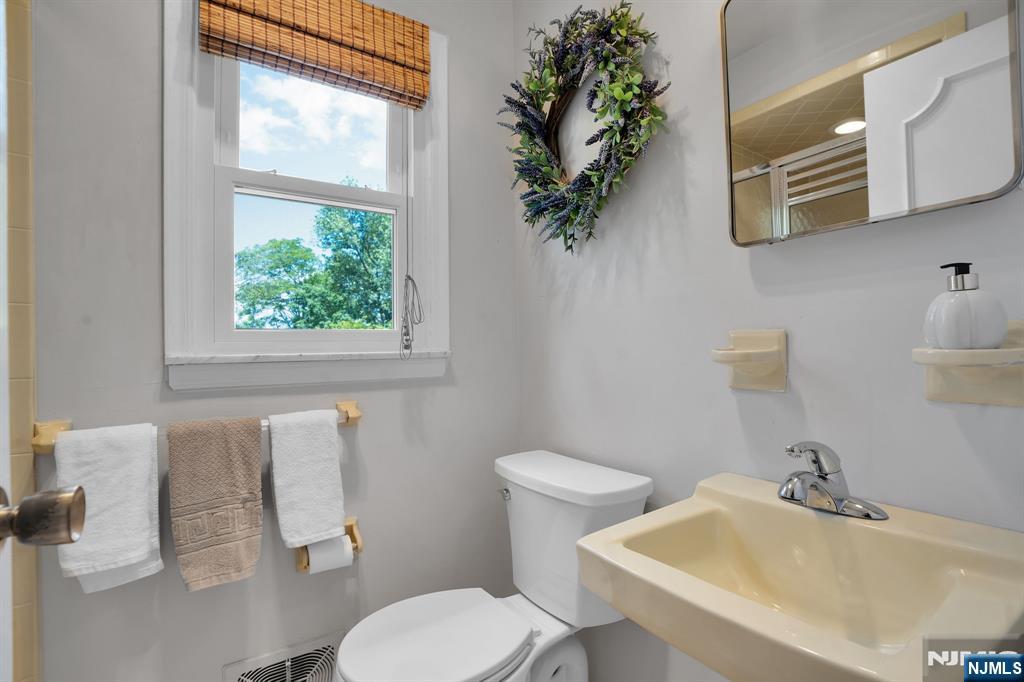 2 Edgewood Avenue — photo 21