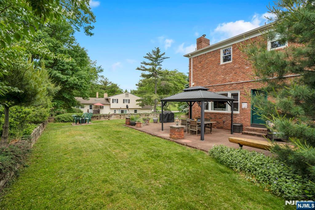 2 Edgewood Avenue — photo 37