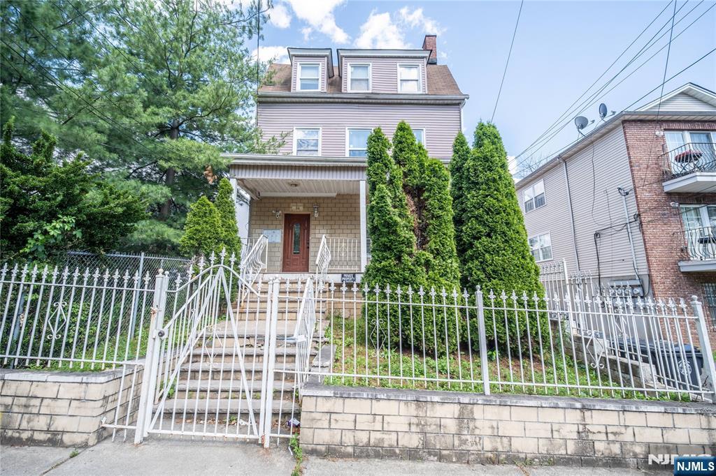 84 Farley Avenue - Photo 2