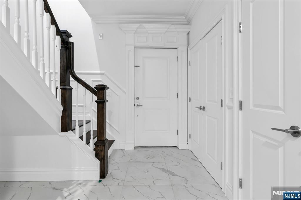 315 Mary Street - Photo 2