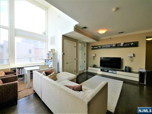 255 Laird Avenue 15 - Photo 5
