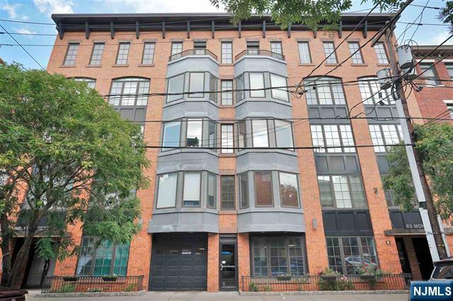 83 Monroe Street 4B - Photo 1