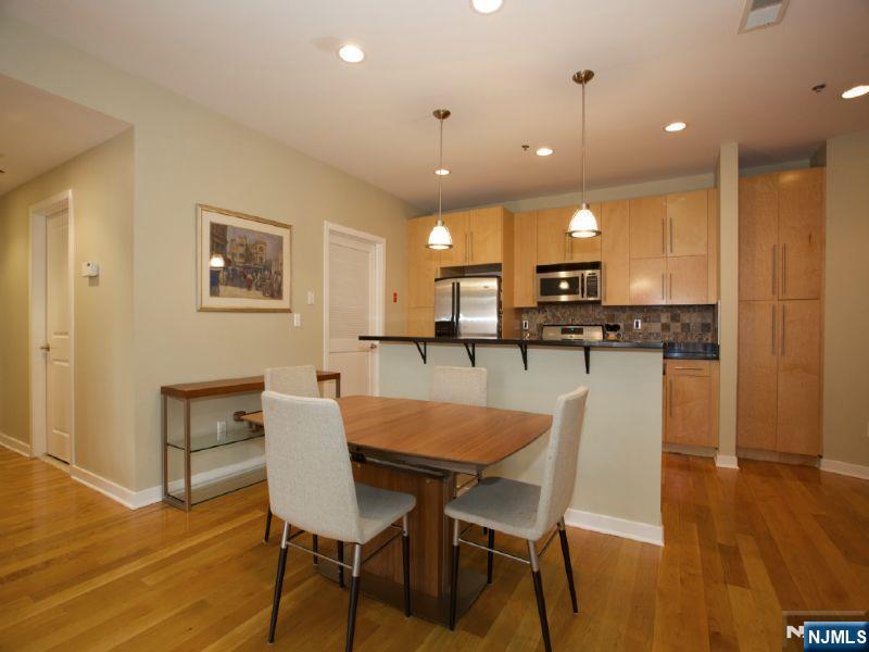 83 Monroe Street 4B - Photo 5