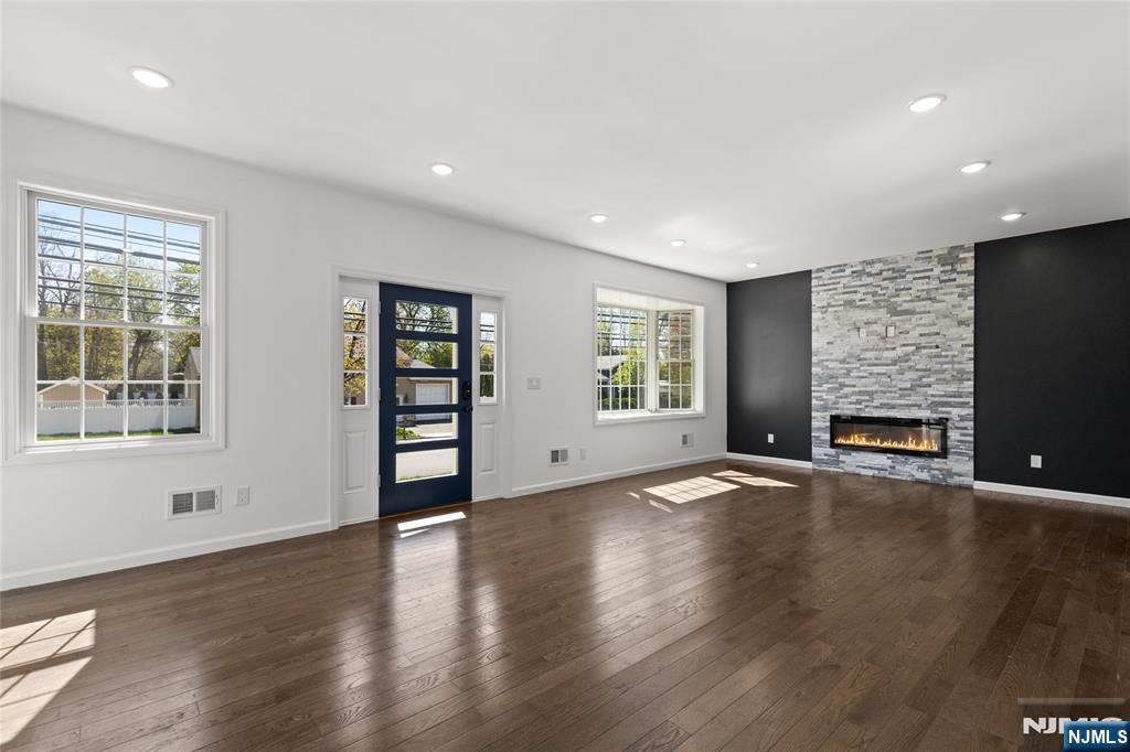 390 Pascack Road, Twp of Washington, NJ 07676 Listing Photo  6