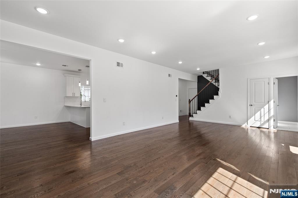 390 Pascack Road, Twp of Washington, NJ 07676 Listing Photo  8