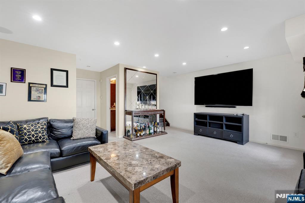 5 Creekside Court — photo 32