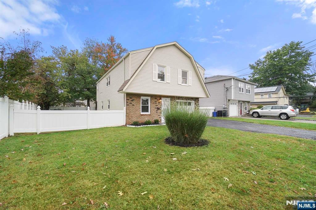 328 White Avenue - Photo 1