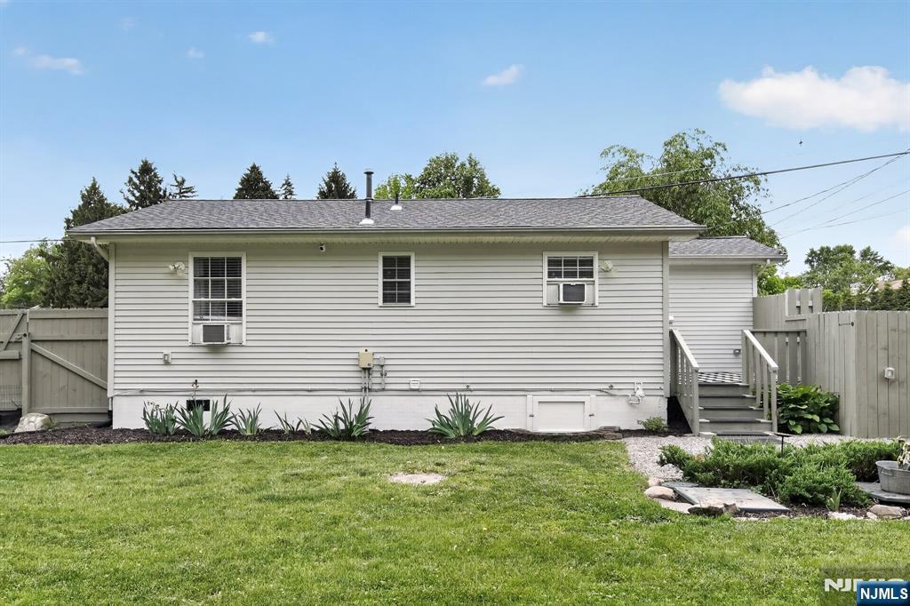 16 Clover Lane - Photo 4