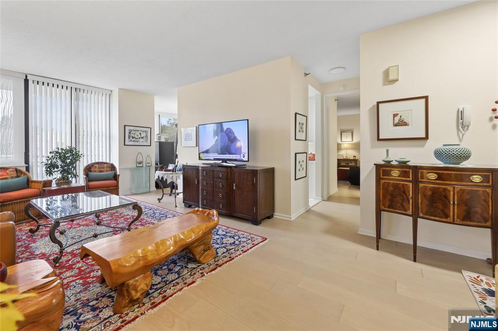 100 Carlyle Drive #5HS