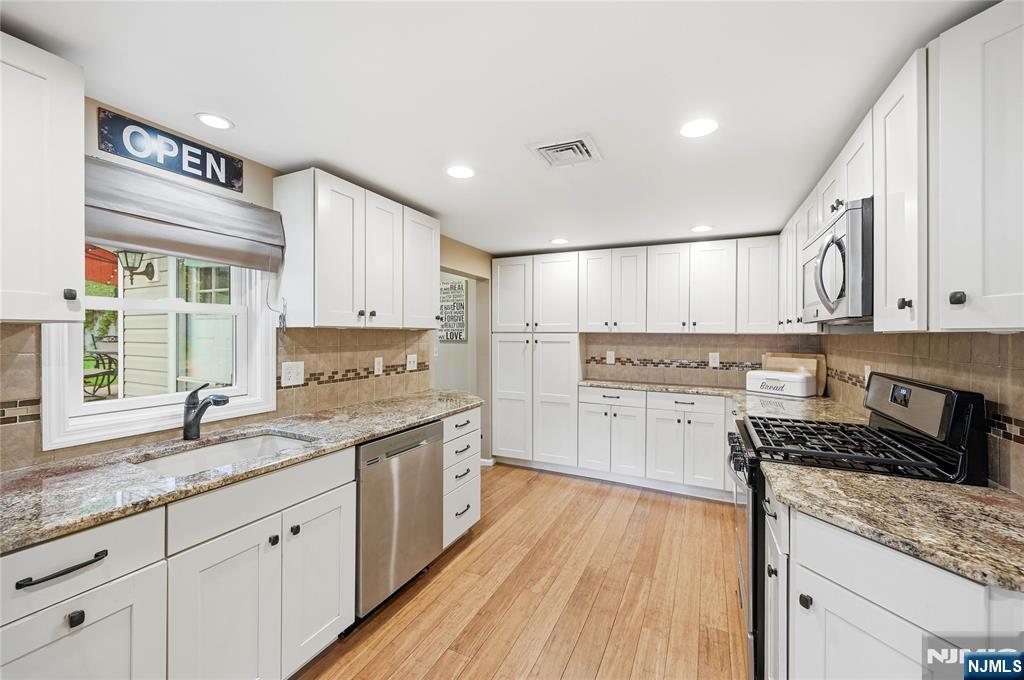 Homes for sale in Jefferson Township, NJ | 13 Highview Trl, Jefferson Township, NJ 07885 | MLS# 26020376