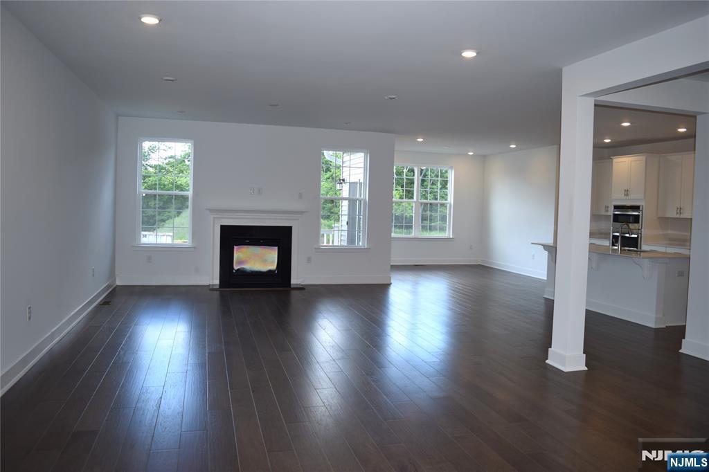 52 Eastwood Terrace - Photo 2