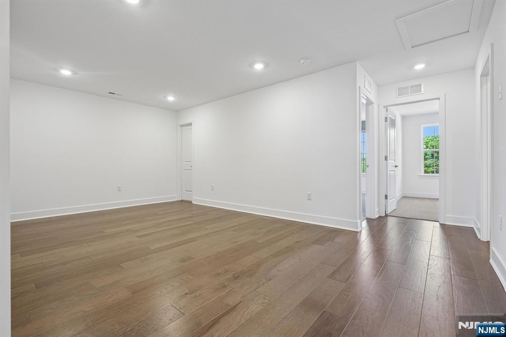 52 Eastwood Terrace — photo 35