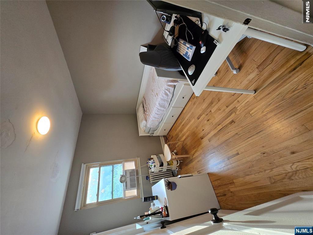 125 E Clinton Avenue #3B