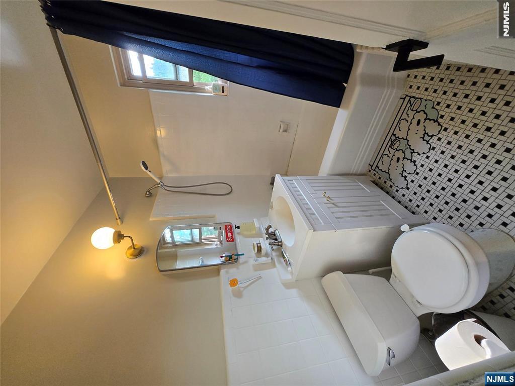 125 E Clinton Avenue #3B