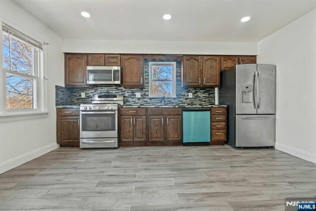 254 Lexington Avenue 2 - Photo 1