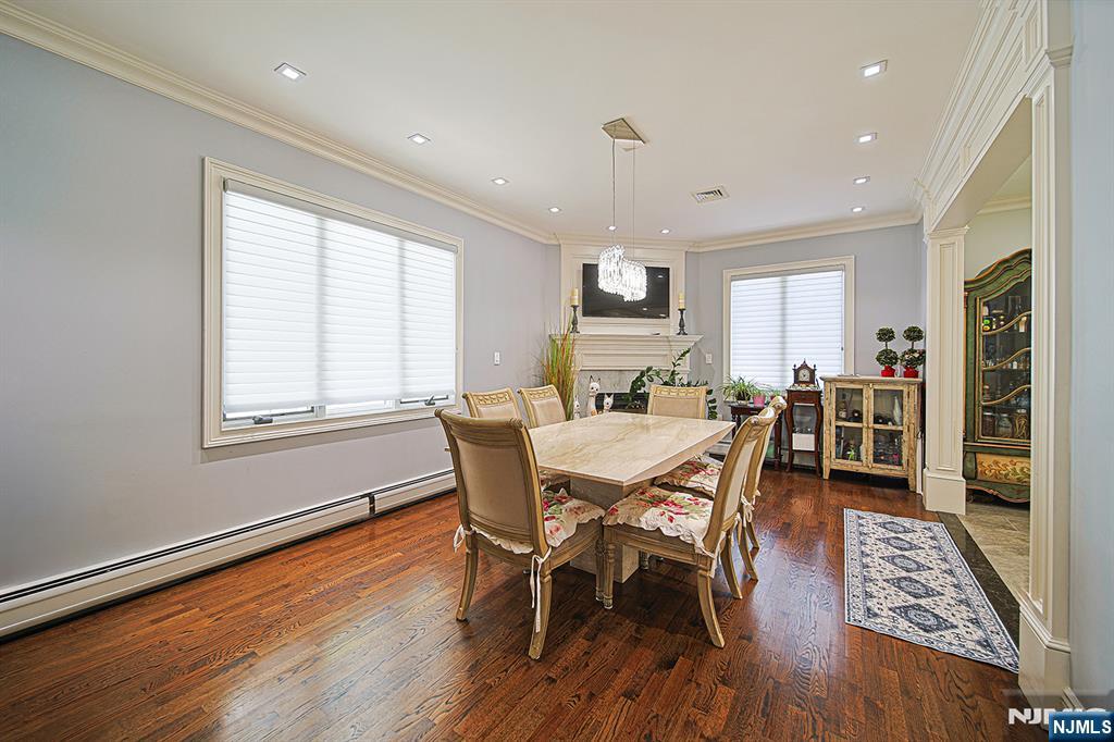 897 Virgil Avenue