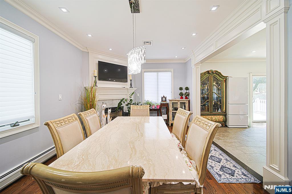 897 Virgil Avenue