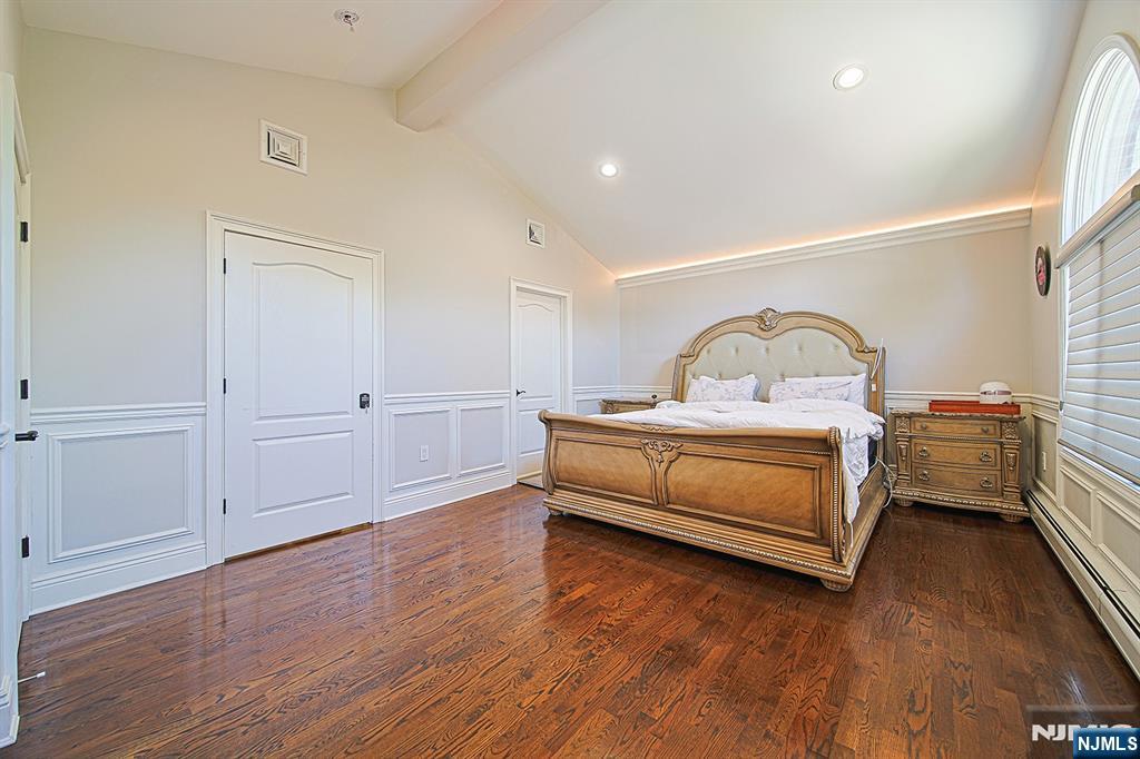 897 Virgil Avenue