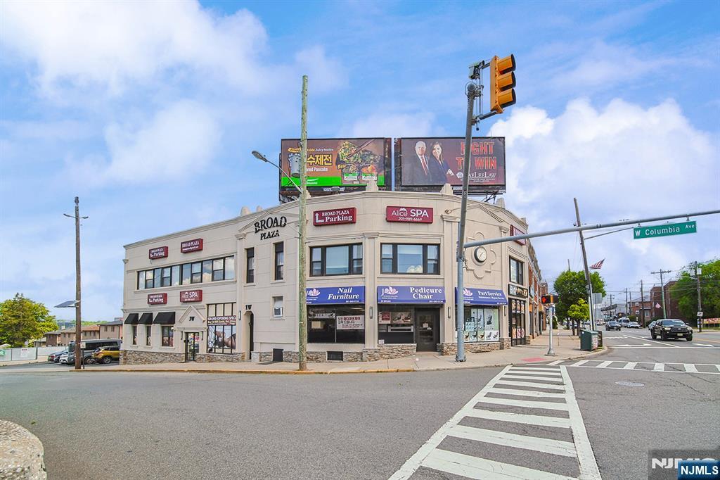 1 Columbia Avenue 1 - Photo 1