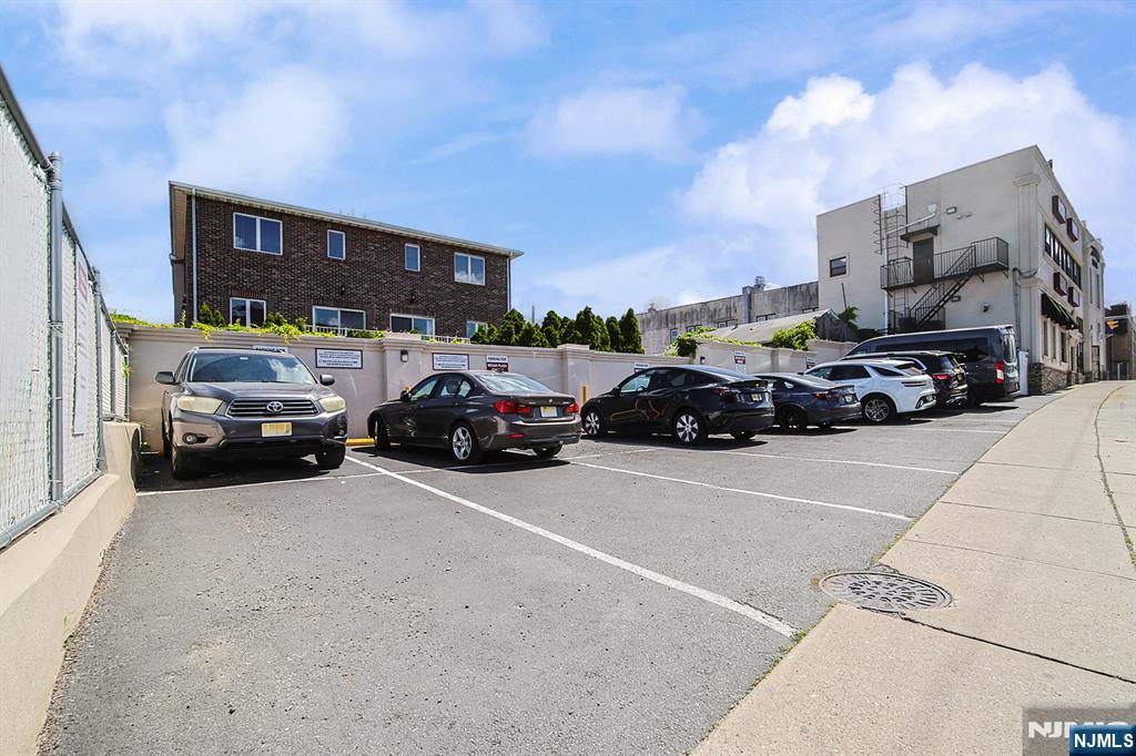 1 Columbia Avenue 1 - Photo 2