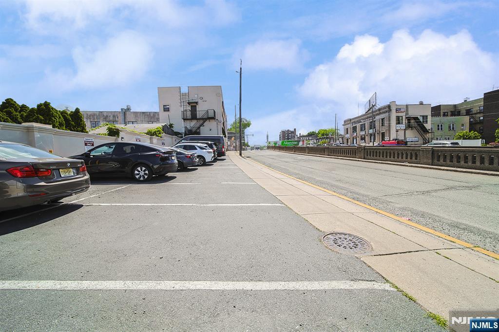 1 Columbia Avenue 1 - Photo 3