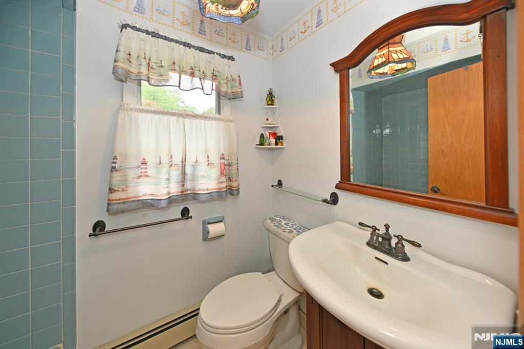 9 Lyncrest Drive, Paramus, NJ 07652 Listing Photo  20