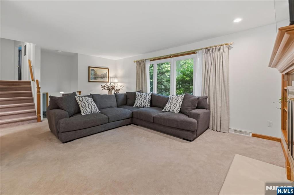 600 Sloat Place - Photo 5