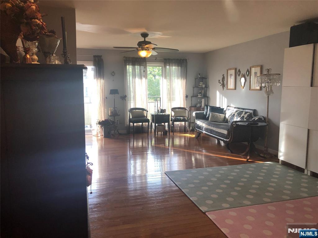 82 Meadowview Court - Photo 4