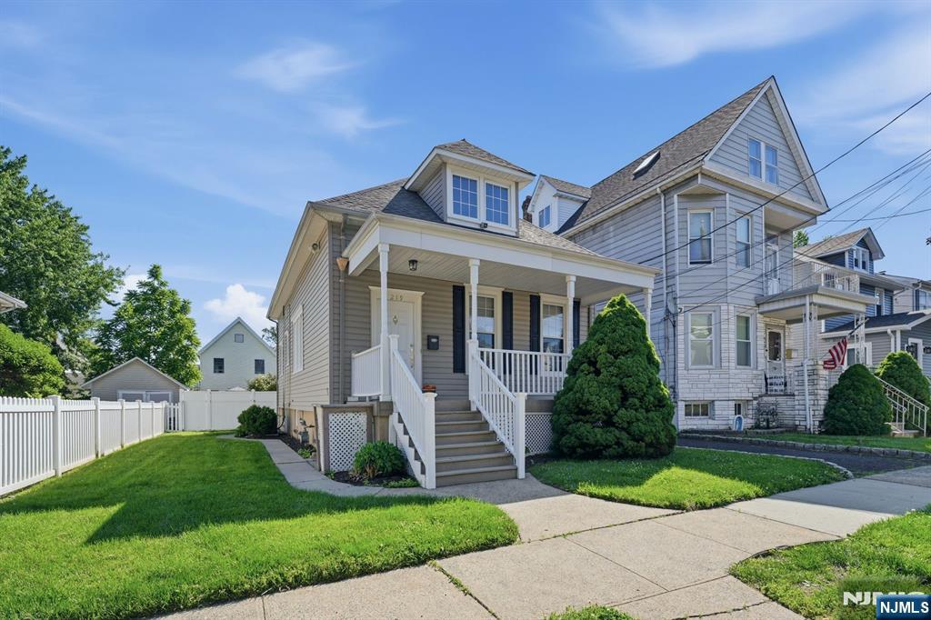 219 Magie Avenue - Photo 1