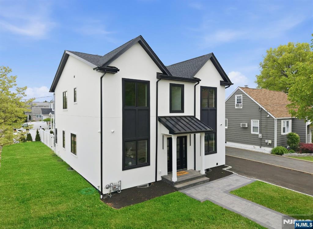 <p>Listings That Reflect Our Standards</p>