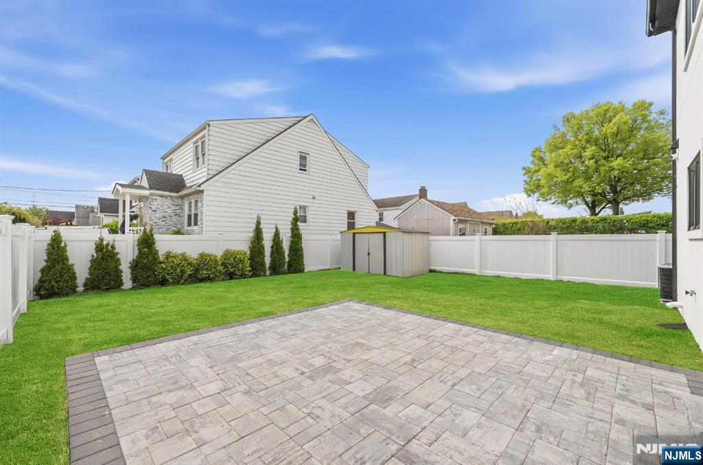 95 Huron Avenue — photo 40