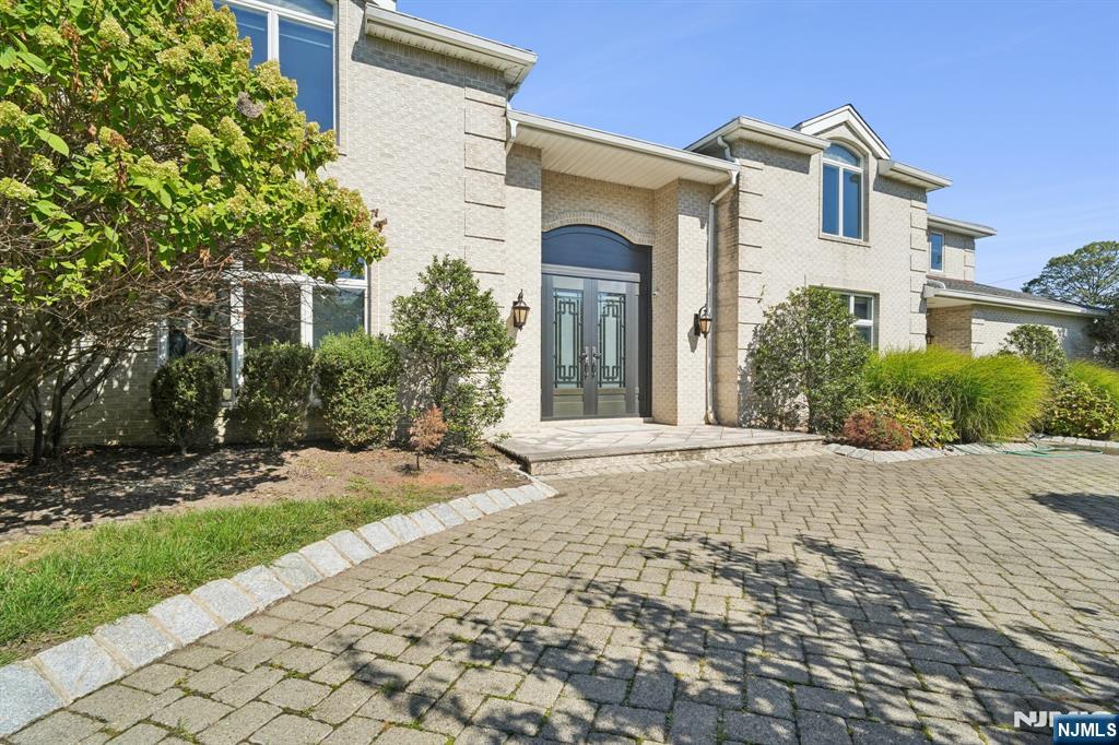32 Laurie Drive, Englewood Cliffs, NJ 07632 Listing Photo  0
