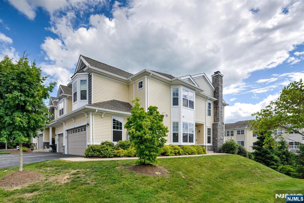 Homes for sale in Allamuchy, NJ | 14 Lupine Ln, Allamuchy, NJ 07840 | MLS# 26020430