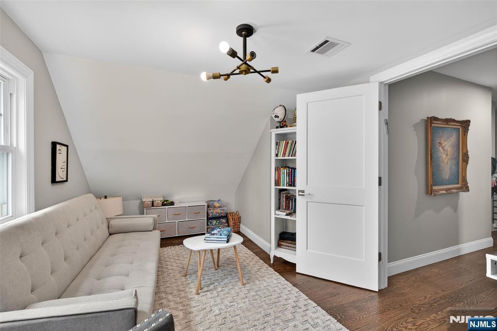 577 Grenville Avenue, Teaneck, NJ 07666 Listing Photo  28