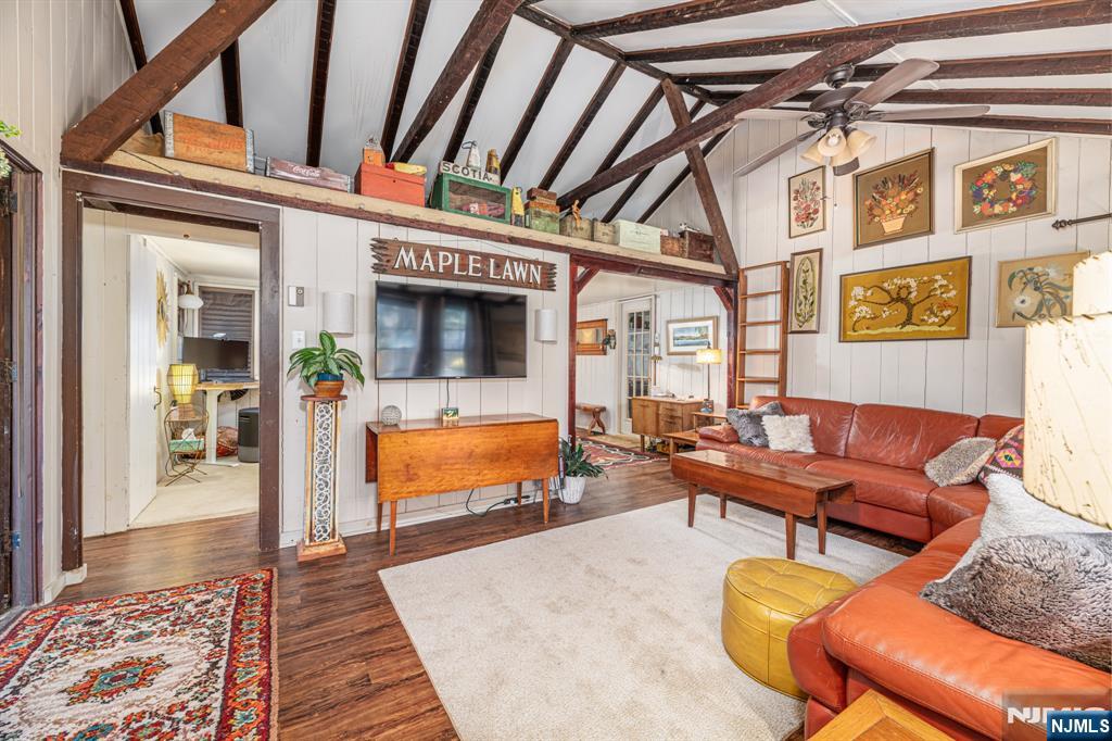 3 Hillspring Road - Photo 3