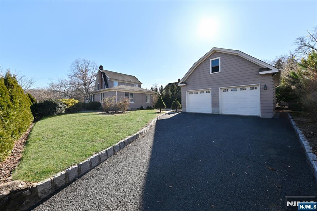 217 Elmwood Avenue — photo 28