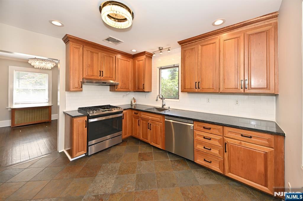 217 Elmwood Avenue — photo 10