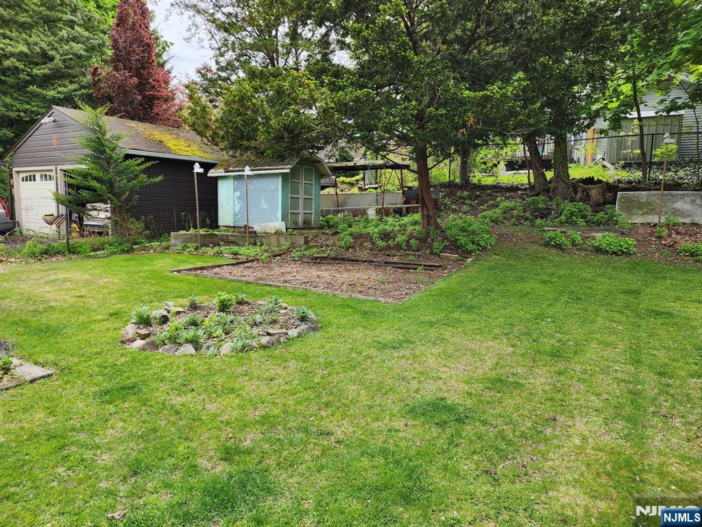 88 Columbus Ave, Harrington Park, NJ 07640
