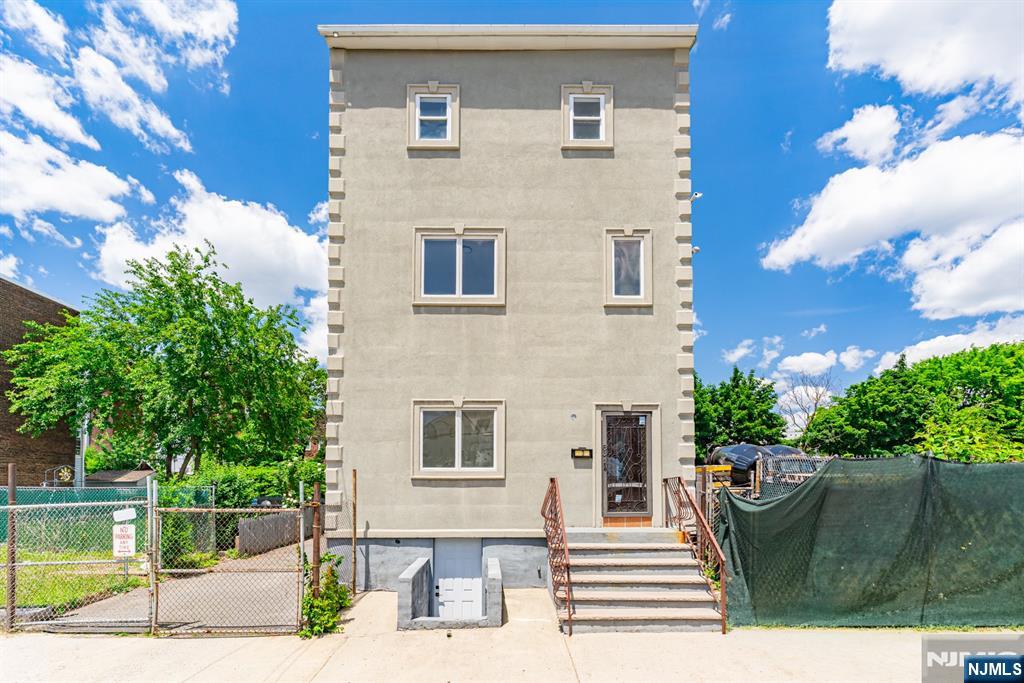 83 Sherman Avenue - Photo 1