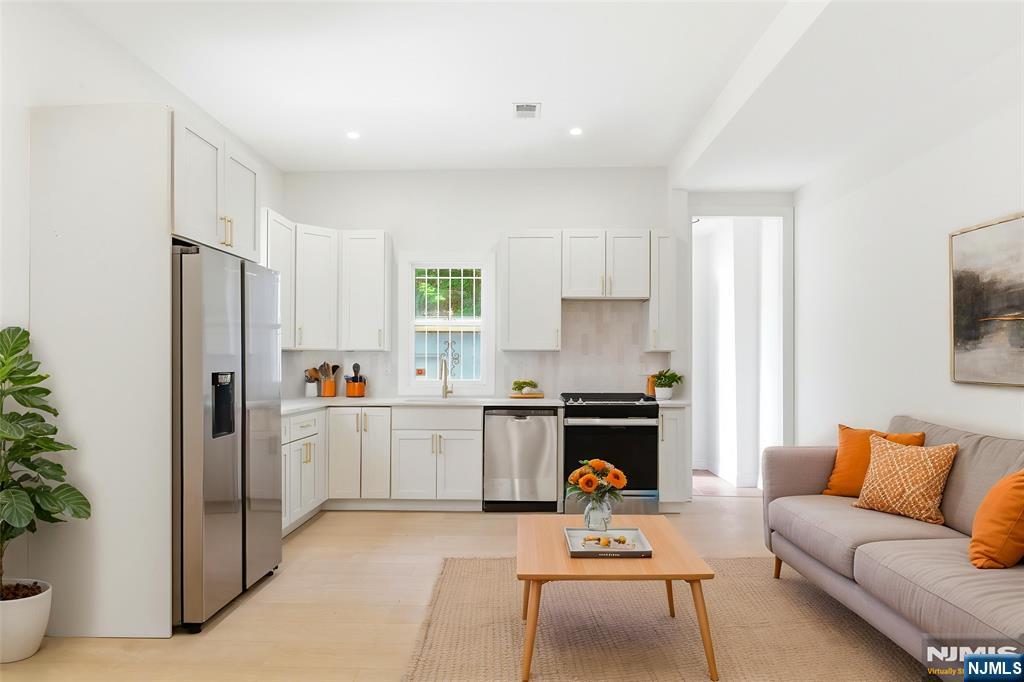 83 Sherman Avenue - Photo 2