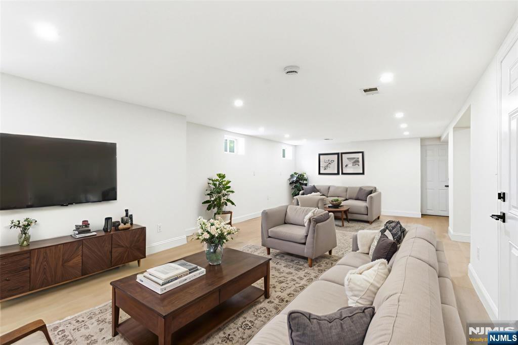83 Sherman Avenue, Newark, NJ 07114 Listing Photo  12