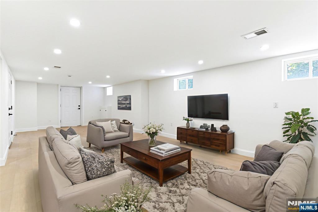 83 Sherman Avenue, Newark, NJ 07114 Listing Photo  13