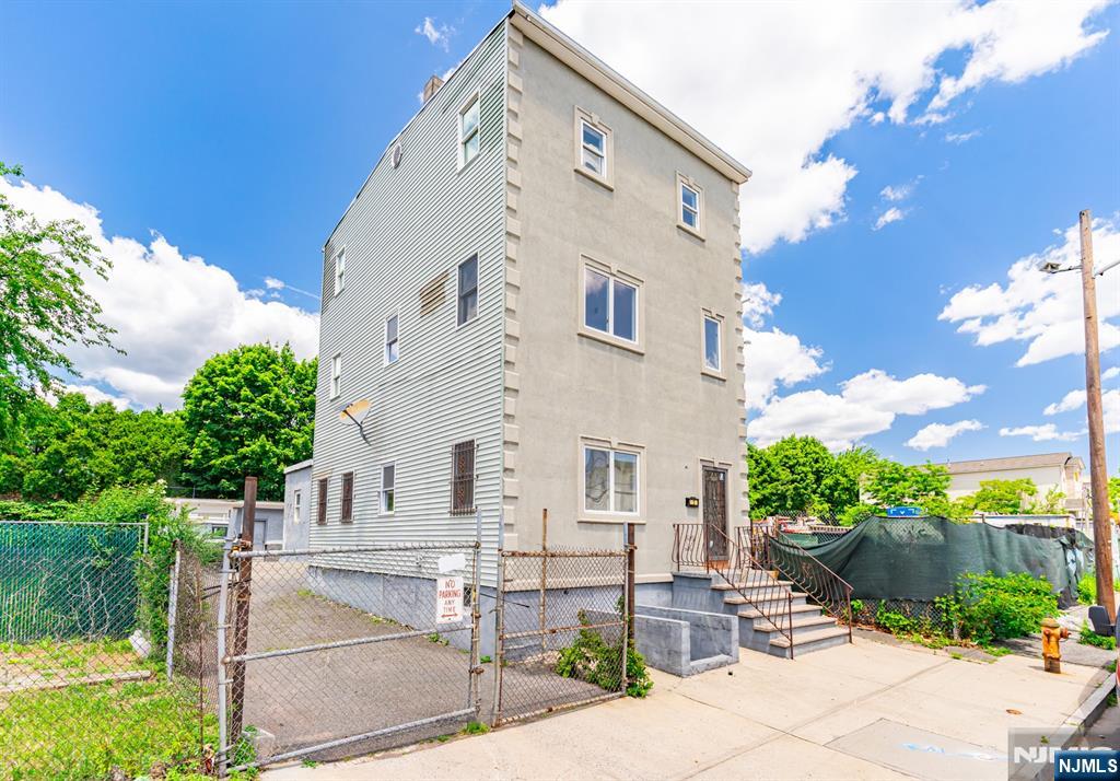 83 Sherman Avenue, Newark, NJ 07114 Listing Photo  16