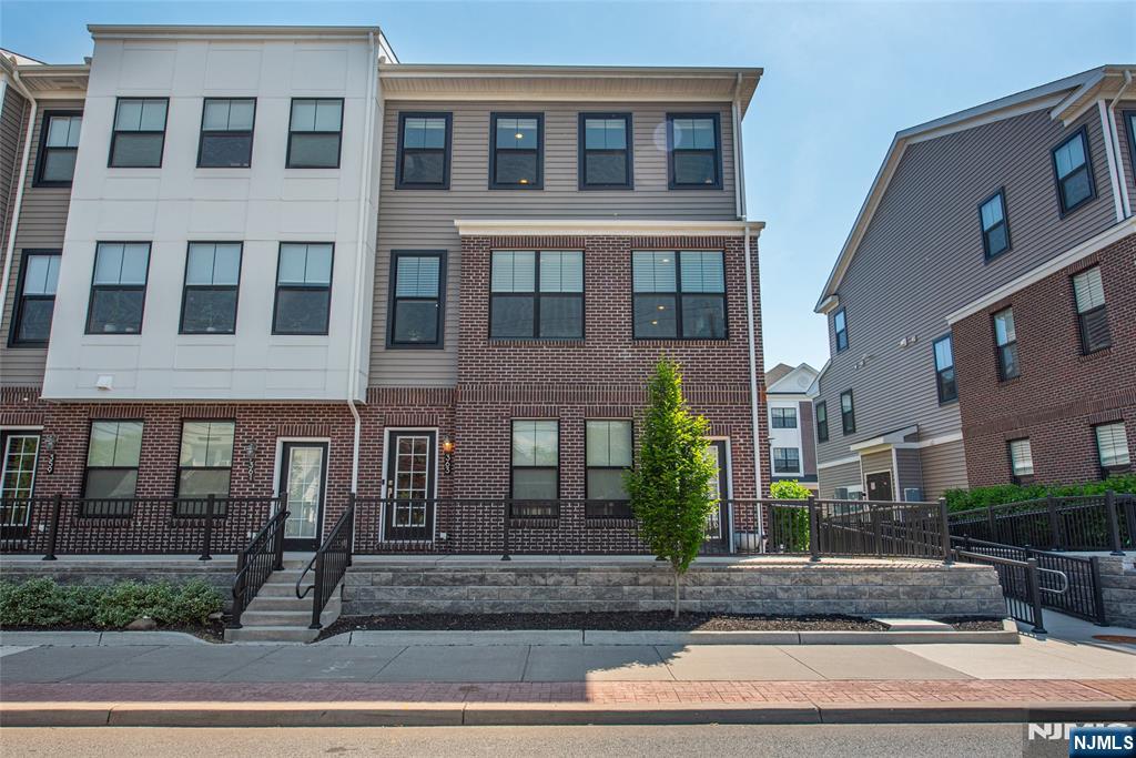363 Main - Photo 1