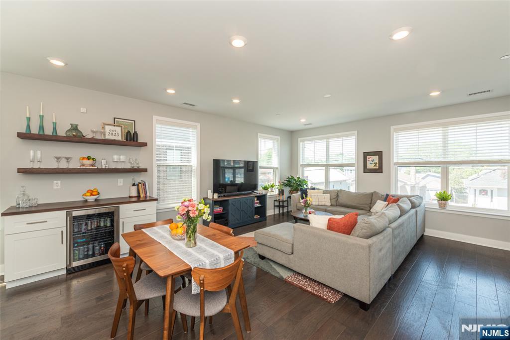 363 Main - Photo 5