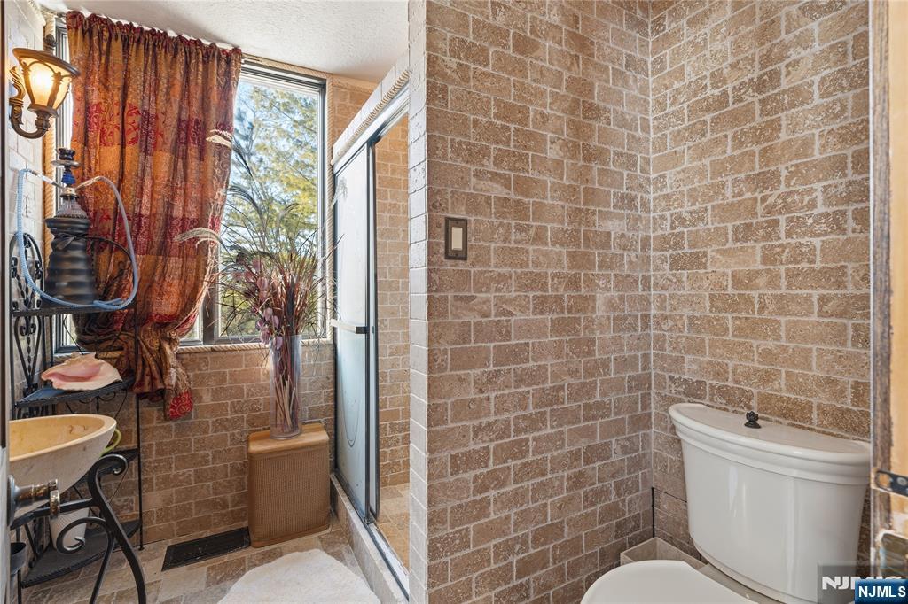 12 E Saddle River Road, Saddle River, NJ 07458 Listing Photo  14